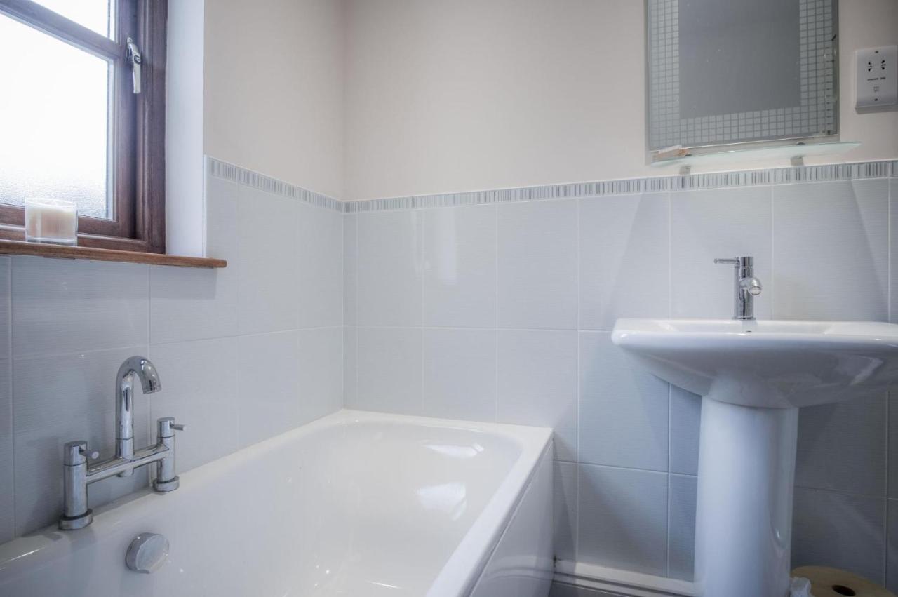 Llais Afon - 3 Bedroom Holiday Home - Fishguard Luaran gambar
